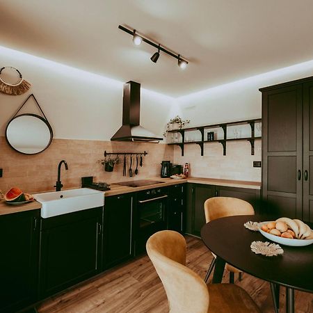 Ugo Apartman Halászi Екстериор снимка
