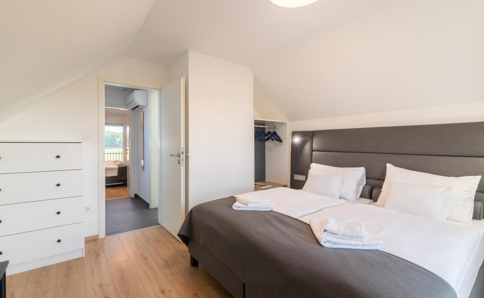 Ugo Apartman Halászi Екстериор снимка
